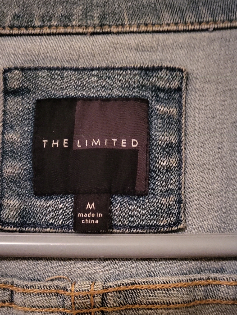 NWOT The Limited Medium Jean Jacket - Picture 2 of 6